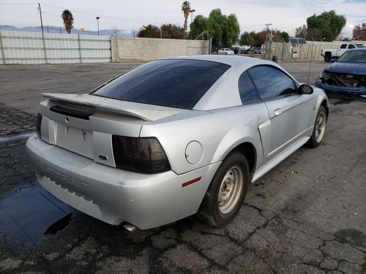 2002 Ford Mustang 4