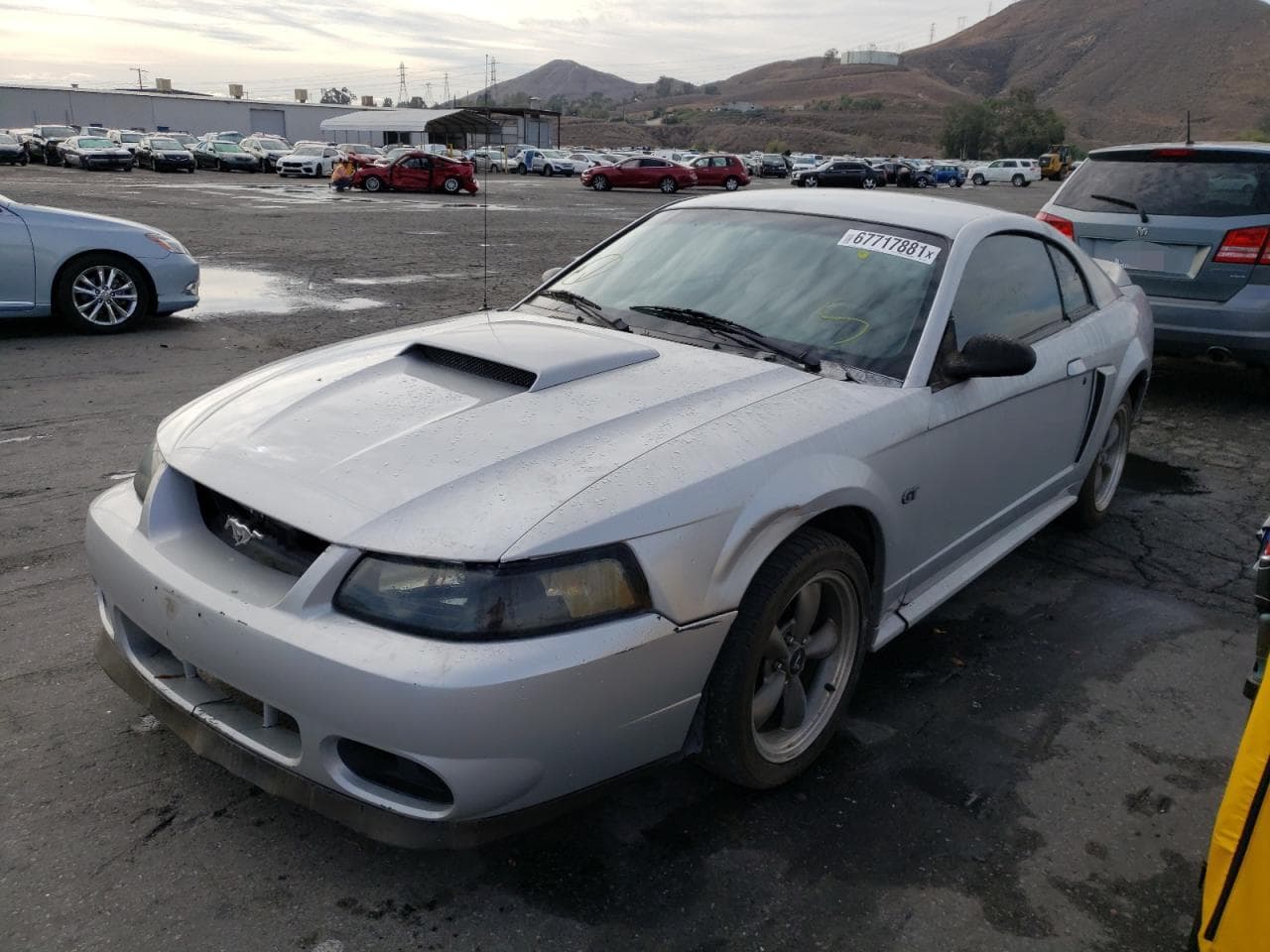 2002 Ford Mustang 2