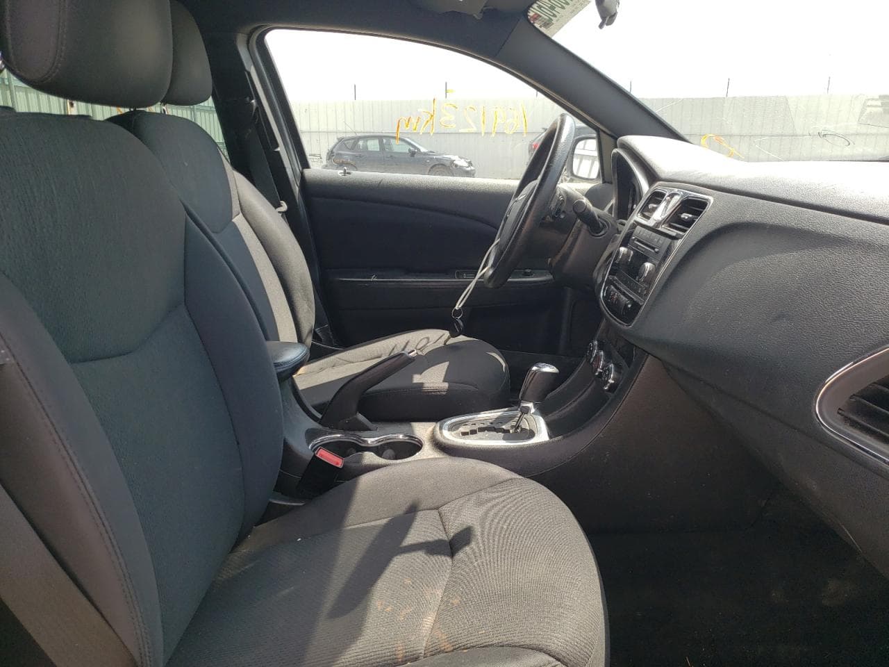 2013 Chrysler 200 5