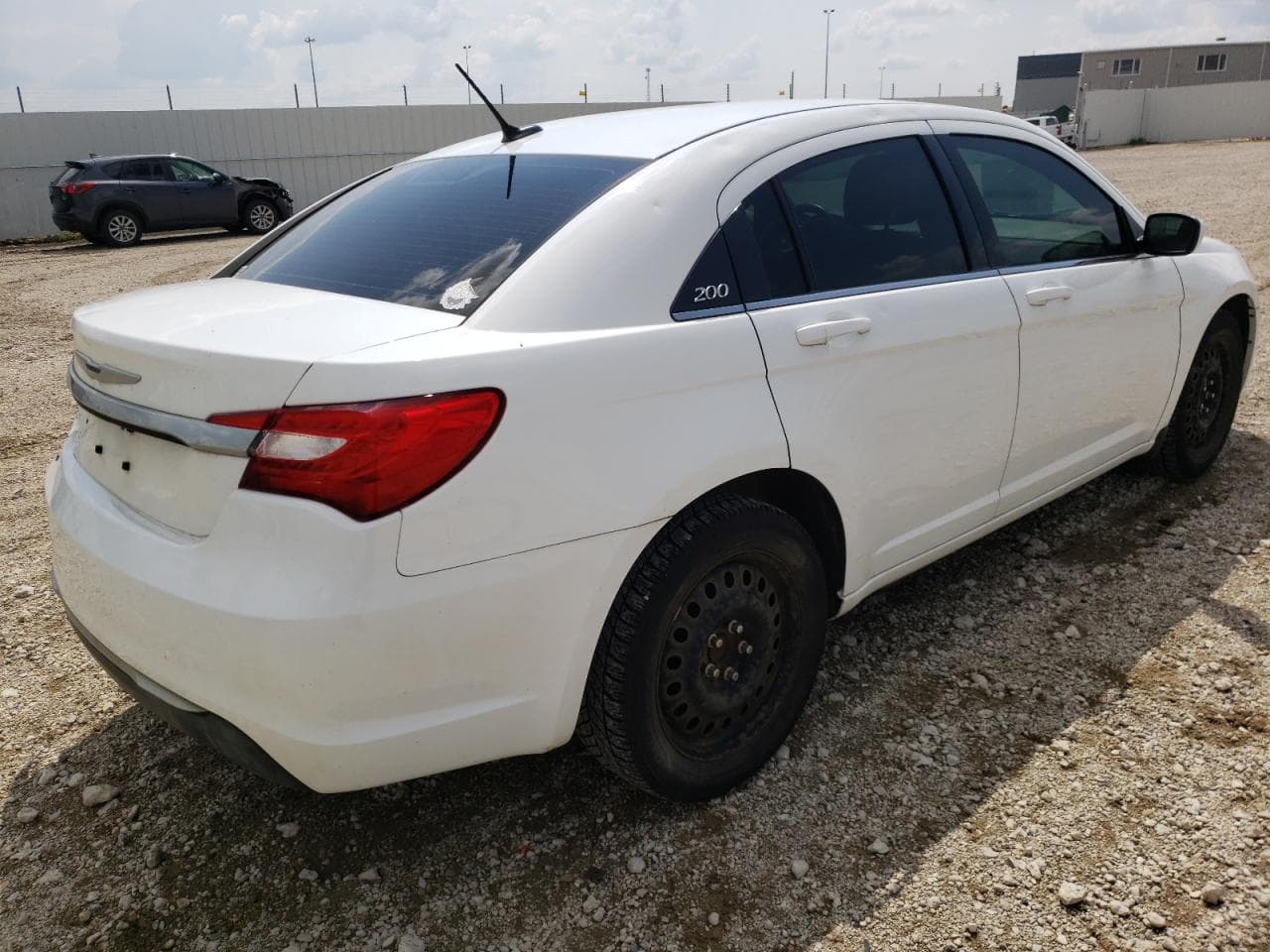2013 Chrysler 200 4