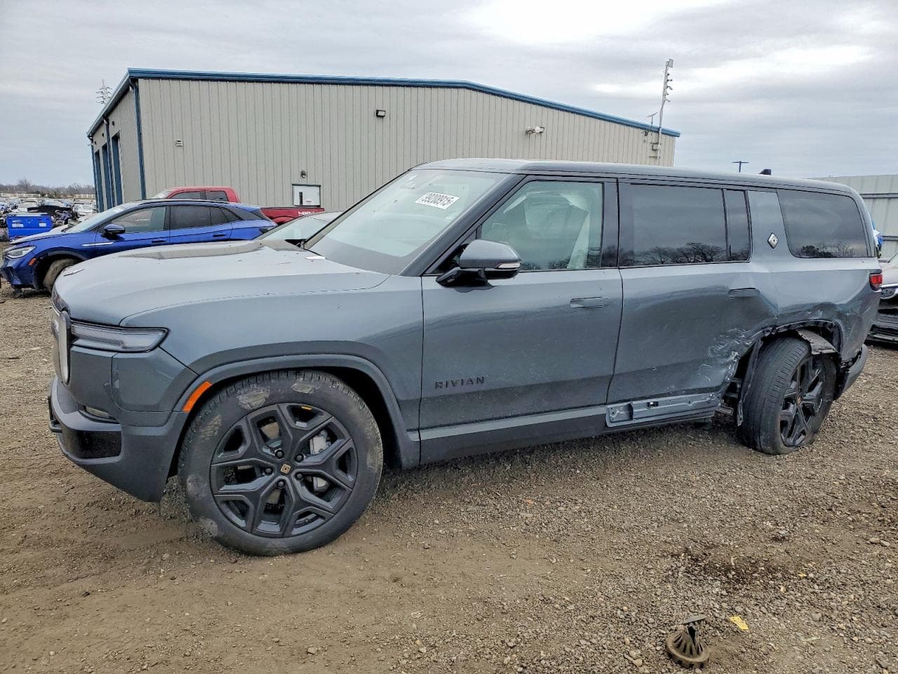 2025 Rivian R1S