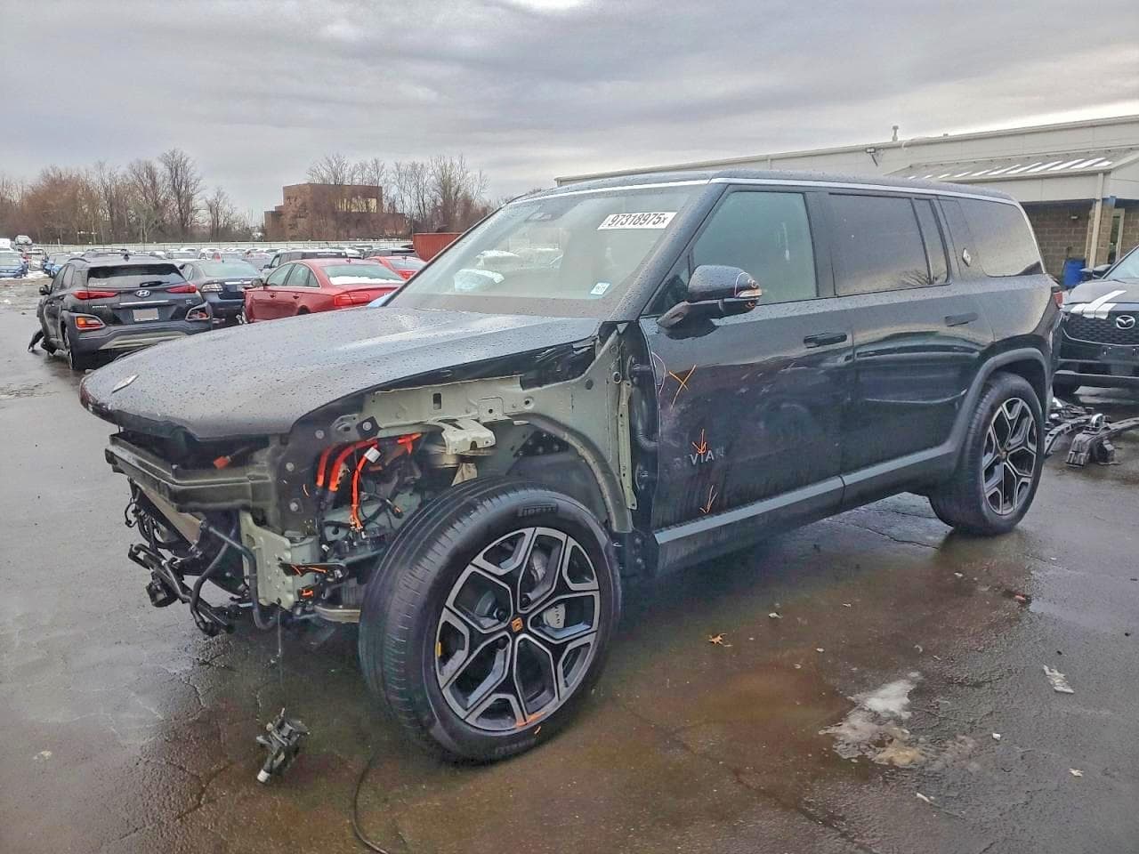 2025 Rivian R1S