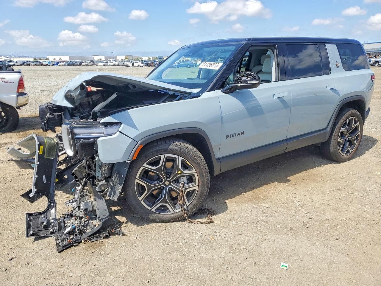 2025 Rivian R1S