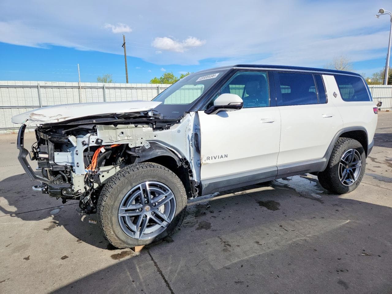 2025 Rivian R1S
