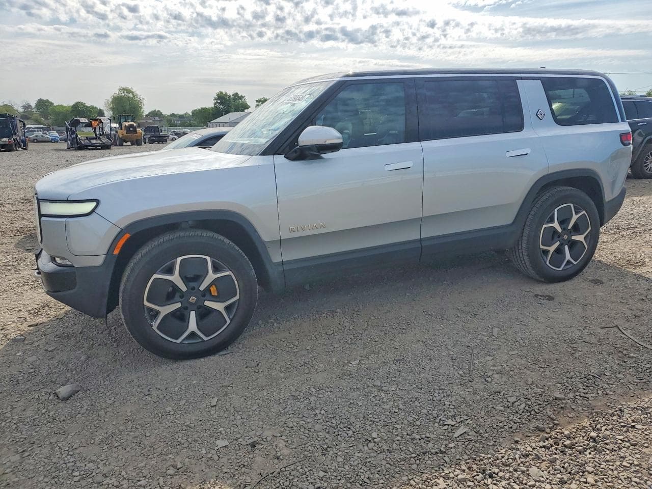 2024 Rivian R1S
