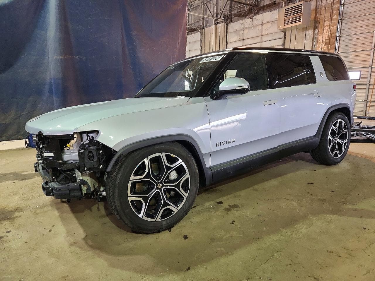 2025 Rivian R1S
